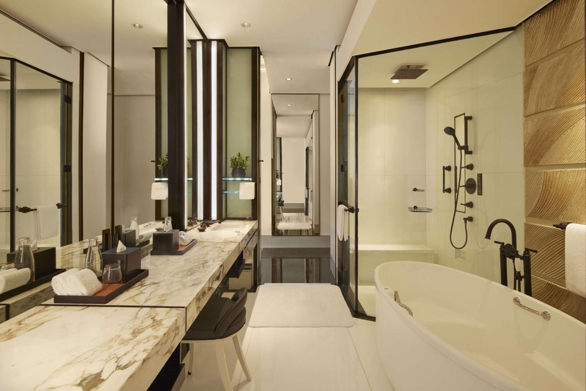 Keraton At The Plaza, Part Of The Unbound Collection By Hyatt Hotell Jakarta Eksteriør bilde